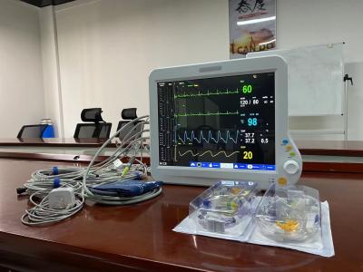 China Monitor cardíaco ICU de 6 parámetros portátil para monitorear ECG NIBP SPO2 en venta