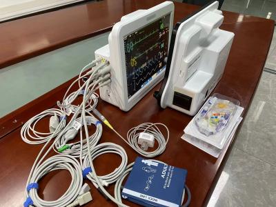 中国 病院の診療所のための携帯用枕元の重要な機械モニター 15 インチ 販売のため