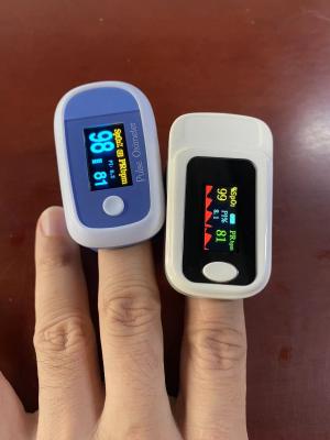 中国 SpO2の脈拍の監視のために調節可能な小さいOLEDの指先の脈拍の酸素濃度計の手動 販売のため