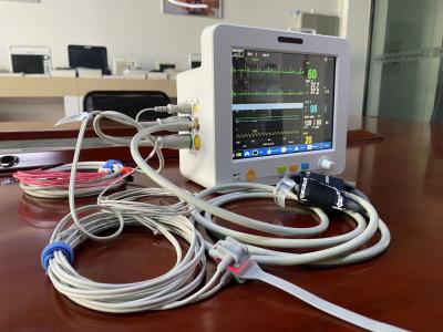 Chine Lightweight Neonate Patient Monitor, ECG SPO2 NIBP Temp Portable Vital Signs Monitors à vendre