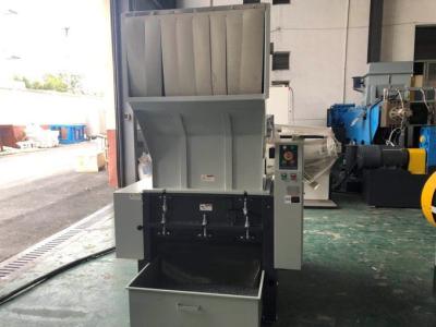 China Environmentally Friendly Plastic Crushing Device With Included Screen And 6pcs Blade for sale