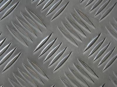 China 6061 T6 Aluminum Diamond Tread Plate , Heat Insulating Diamond Plate Sheets for sale