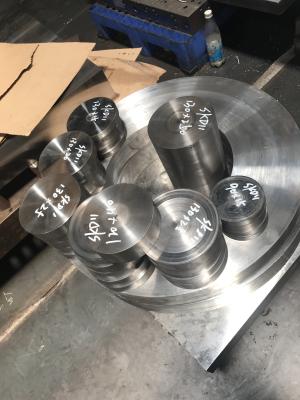 Chine JIS SKD11 a tourné l'acier à outils froid extérieur de travail Dia400mm a forgé la barre ronde en acier à vendre