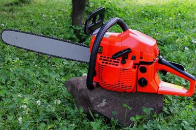 China Multi Color 12 Inch Gas Chainsaw , High Power Lightweight Gas Chainsaw for sale