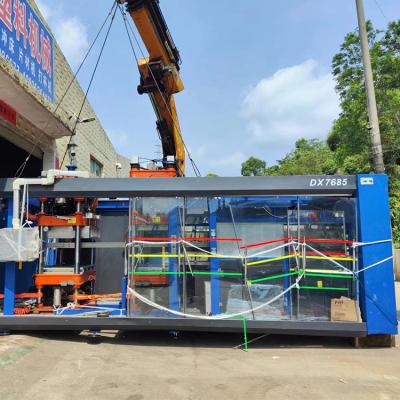 China Máquina de moldagem a vácuo automática de três estações usada para recipientes de alimentos para animais de estimação à venda