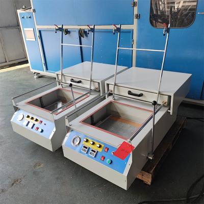 China Máquina de formación de vacío de plástico pequeño para la caja de alimentos en venta