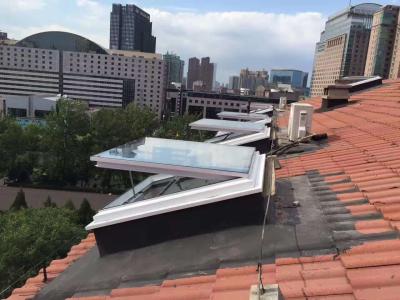China Wohnraum Gehäuse Aluminium-Top-Hang-Fenster Staubdicht angepasst zu verkaufen