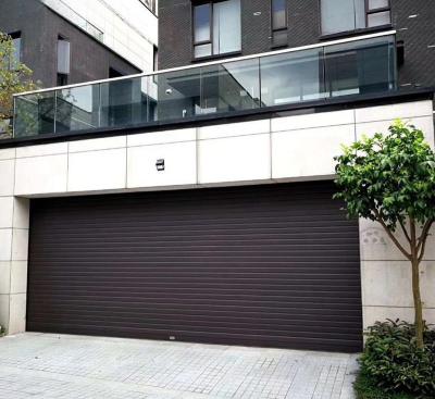 Chine Portes de garage en aluminium à rouleaux sur mesure insonorisées pour les résidences à vendre
