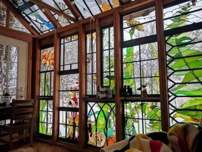 China Vidrio con esmalte de vidrio personalizado en diversas formas y colores en venta