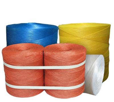 Chine La poly presse en plastique tortillent 20000 pi de 110 de force de noeud pour la grande balle ronde à vendre