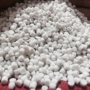 China Gránulos compuestos a prueba de calor fríos 90A del PVC de las pelotillas para el alambre del cable en venta