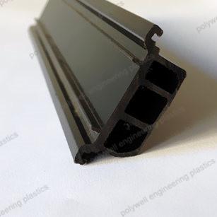 中国 ナイロン66 GF25熱壊れ目のストリップは絶縁材のプロフィール アルミニウム窓を挿入した棒を熱する 販売のため