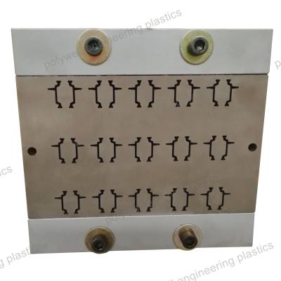 China Componentes de molde de plástico Muelas de moldeo de plástico utilizadas en la máquina de extrusión de barra de ruptura térmica de poliamida en venta