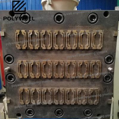 Chine Le moule en acier pour l'extrusion en plastique du profil PA66GF25 a adapté l'outil aux besoins du client pour des bandes de polyamide à vendre