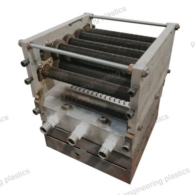 Cina Strumento di estrusione Striscia di isolamento termico Extruder Machine Plastic Moulding Dies Extrusion Mold in vendita