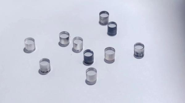 Quality Cylindrical Laboratory Grown Diamond Colorless No Defect CVD Stick Dia 2.6x3mm for sale