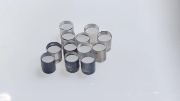 Quality Cylindrical Laboratory Grown Diamond Colorless No Defect CVD Stick Dia 2.6x3mm for sale