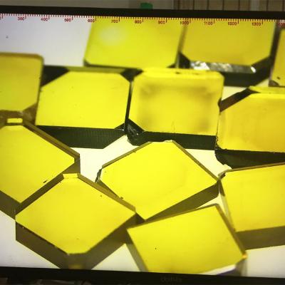 China Diamante monocristalino amarillo cuadrado HPHT CVD Diamante para herramientas de diamante en venta