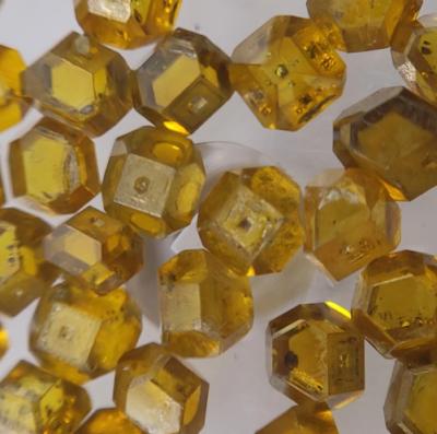 China Diamante monocristalino sintético en bruto Hpht 1,2 mm 1,8 mm 2 mm 2,2 mm 2,8 mm 3 mm en venta