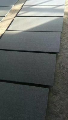 China Cheap Building Mateial Flamed Floor Tile Natual Granite Stone 600X600X30 for sale