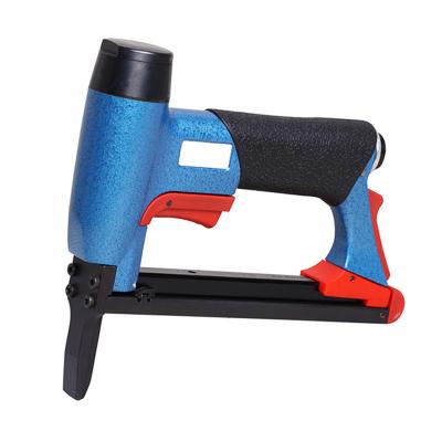 China 21GA Roofing Nail Long Nose Pneumatic Staple Gun 0.68KG 8016/429 1/2 Inch for sale