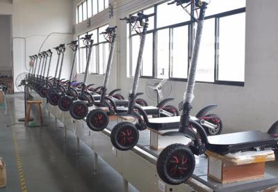 Chine scooter se pliant électrique de équilibrage de scooter d'individu de roue du moteur 2 de la puissance de crête une de 40km à vendre