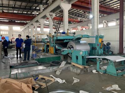 China Velocidad que desenrolla la máquina que raja de la bobina de acero de 1600m m en venta