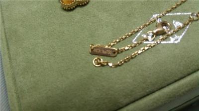 China Van Cleef & Arpels 18K Yellow Gold Necklace Alhambra Necklace With New Stamp Lock for sale