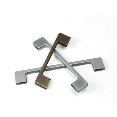 中国 96mm亜鉛合金の正方形T棒はキャビネットの台所ドア ハンドルのために扱う 販売のため