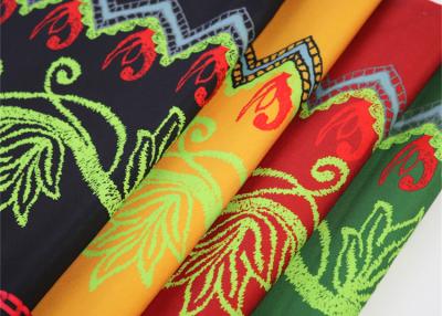 Chine Le grand polyester de fleur a imprimé le tissu pour des accessoires de décoration à vendre