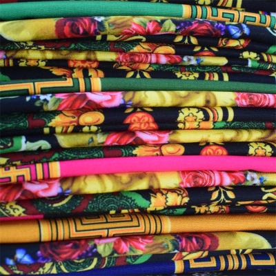 Chine Habillement 100% matériel de polyester de tissu de robe imprimé par île d'OEM à vendre