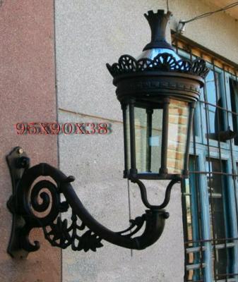 中国 旧式なハンドメイドの鋳鉄の街灯柱防水型の街灯ポーランド人 販売のため