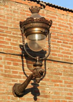 China Retro Decoration Cast Iron Light Pole Wall Lighting Antique Street Light Pole for sale
